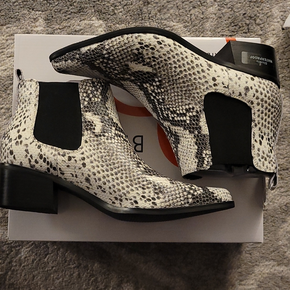 Blondo Bootie 9.5
